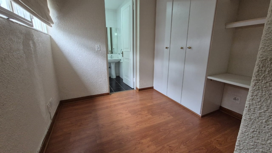 To Let 4 Bedroom Property for Rent in Wierda Valley Gauteng