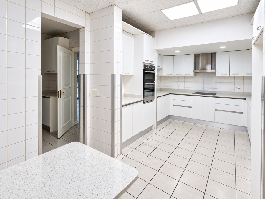 To Let 4 Bedroom Property for Rent in Wierda Valley Gauteng