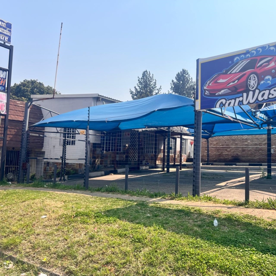To Let Commercial Property for Rent in Fontainebleau Gauteng