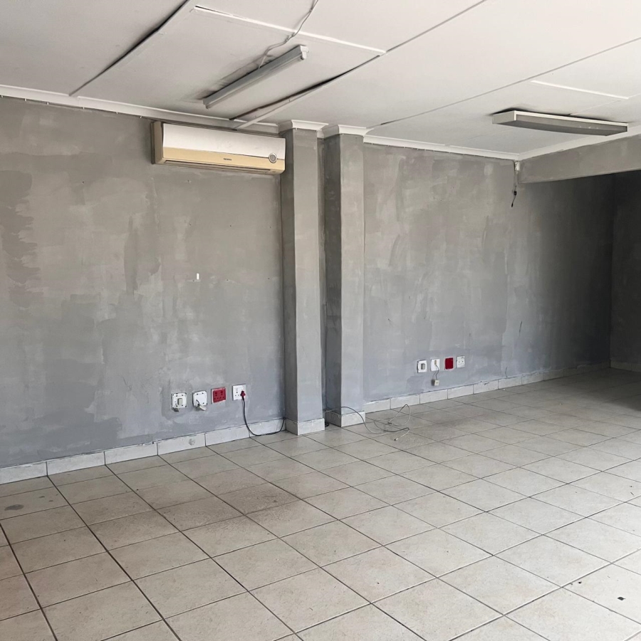To Let Commercial Property for Rent in Fontainebleau Gauteng