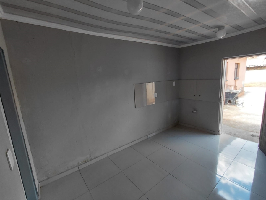 To Let 3 Bedroom Property for Rent in Naledi Gauteng