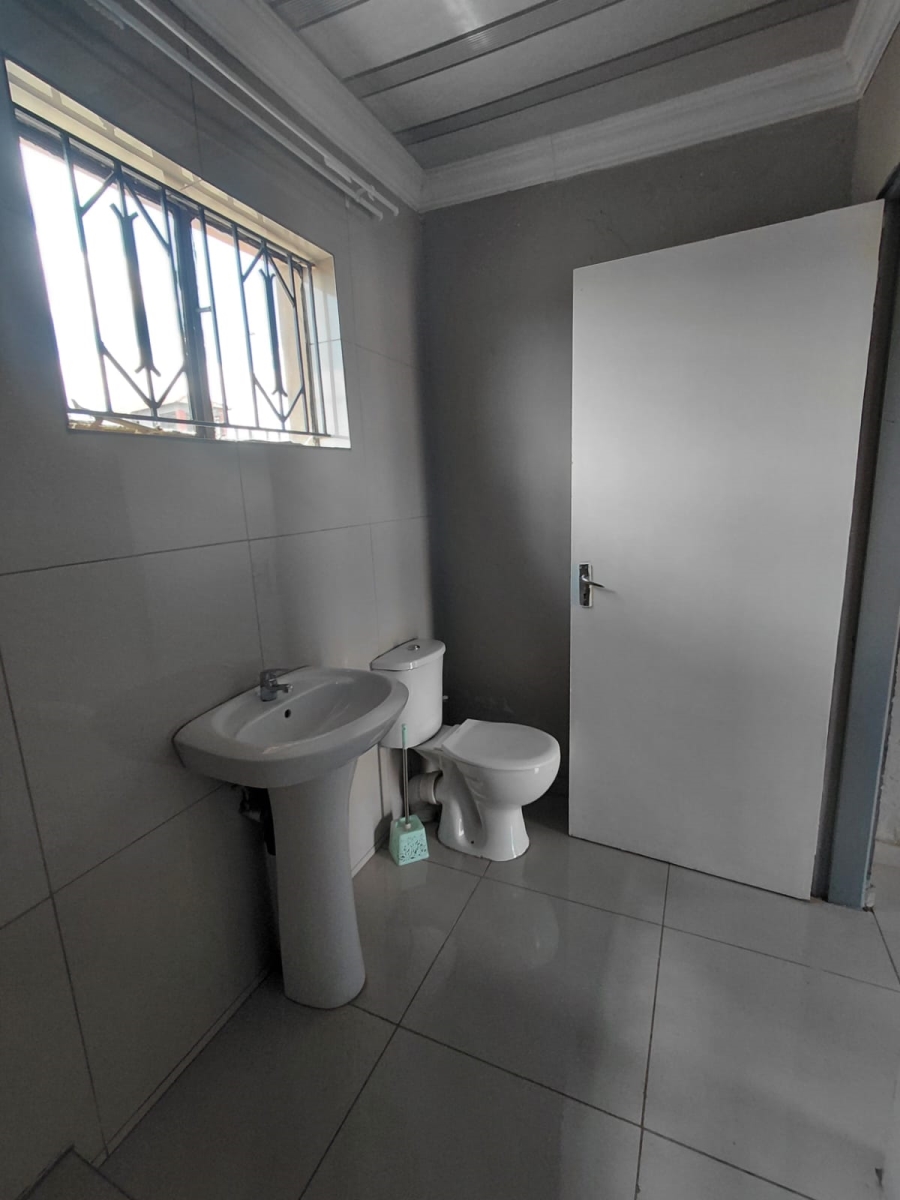To Let 3 Bedroom Property for Rent in Naledi Gauteng