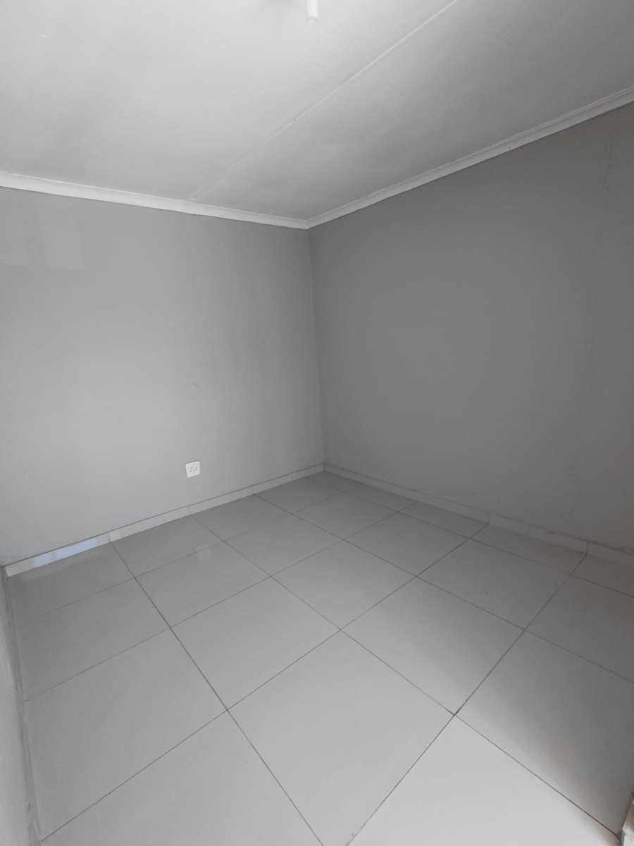 To Let 3 Bedroom Property for Rent in Naledi Gauteng