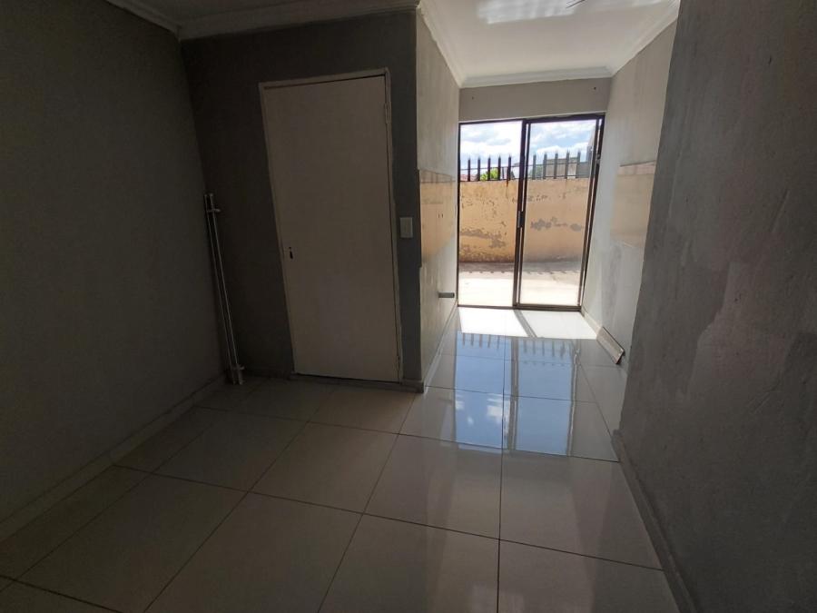 To Let 3 Bedroom Property for Rent in Naledi Gauteng