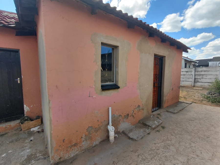 To Let 3 Bedroom Property for Rent in Naledi Gauteng