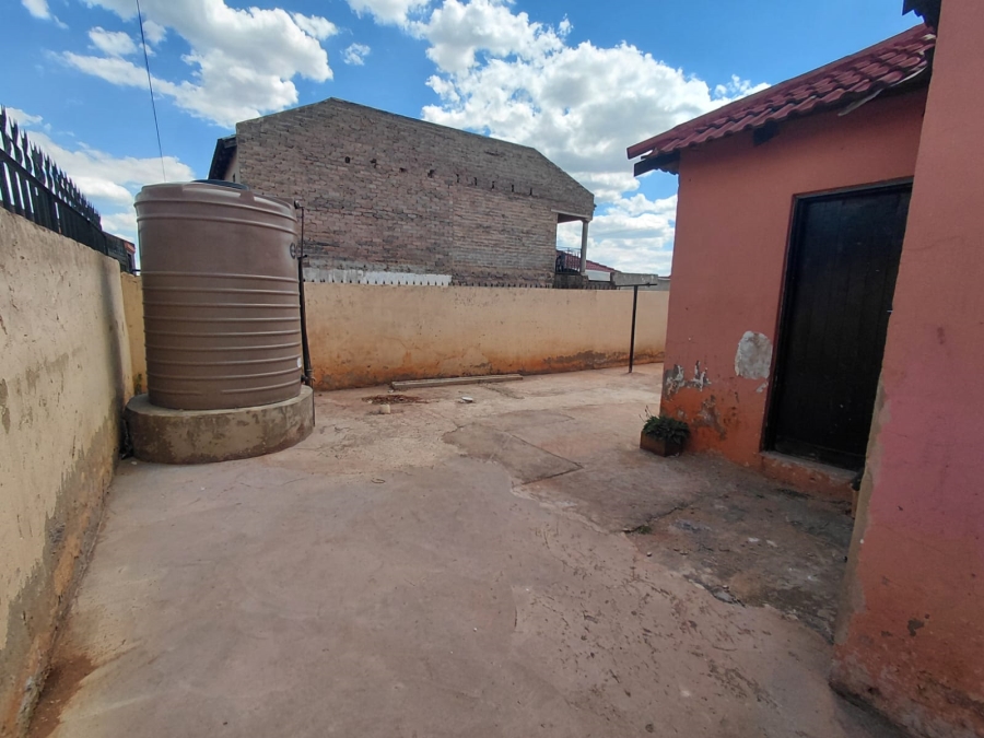 To Let 3 Bedroom Property for Rent in Naledi Gauteng