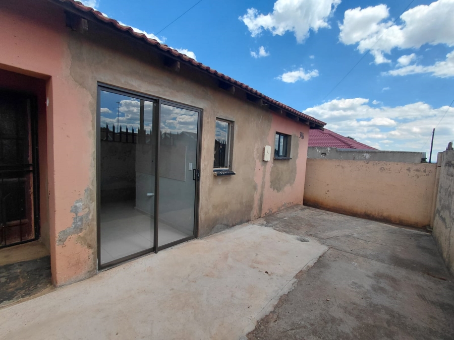 To Let 3 Bedroom Property for Rent in Naledi Gauteng