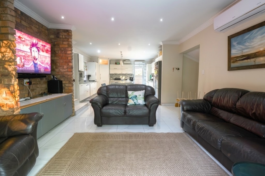 4 Bedroom Property for Sale in Sterrewag Gauteng