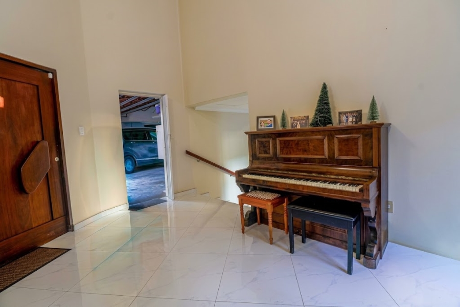 4 Bedroom Property for Sale in Sterrewag Gauteng