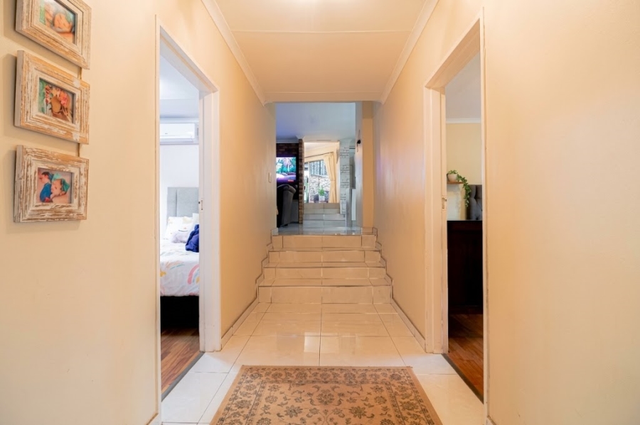 4 Bedroom Property for Sale in Sterrewag Gauteng