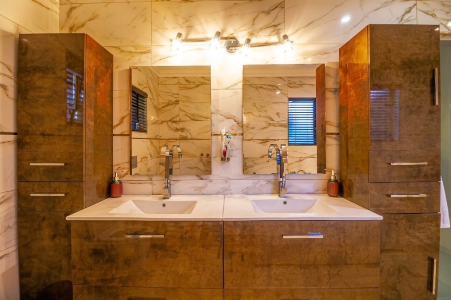 4 Bedroom Property for Sale in Sterrewag Gauteng