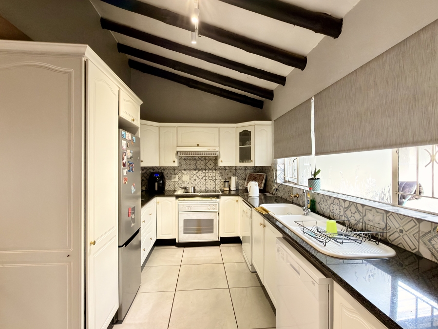 3 Bedroom Property for Sale in Die Wilgers Gauteng