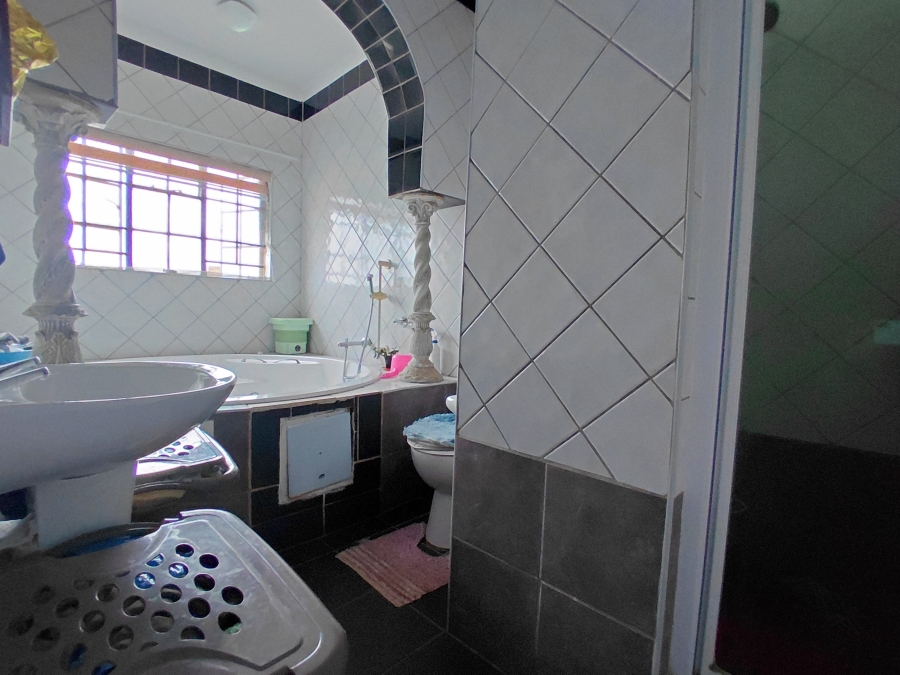 4 Bedroom Property for Sale in Moreleta Park Gauteng