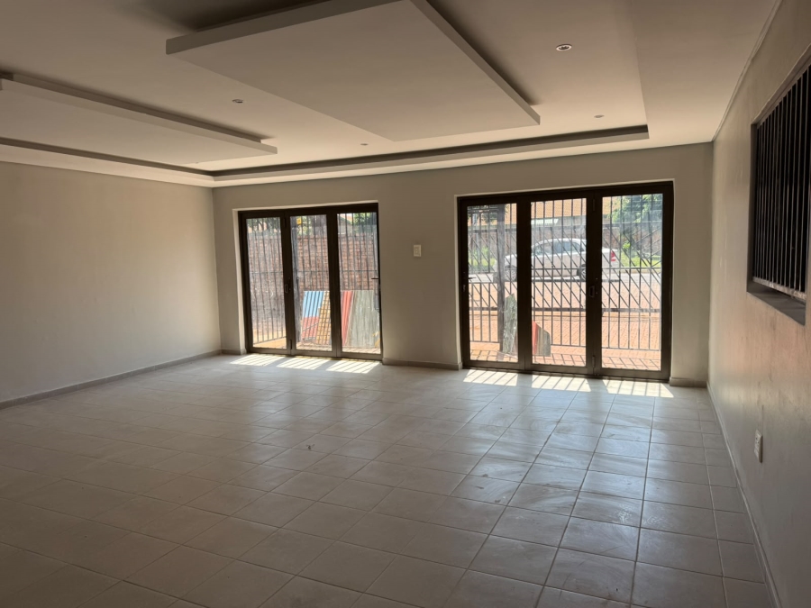 To Let Commercial Property for Rent in Wierda Park Gauteng