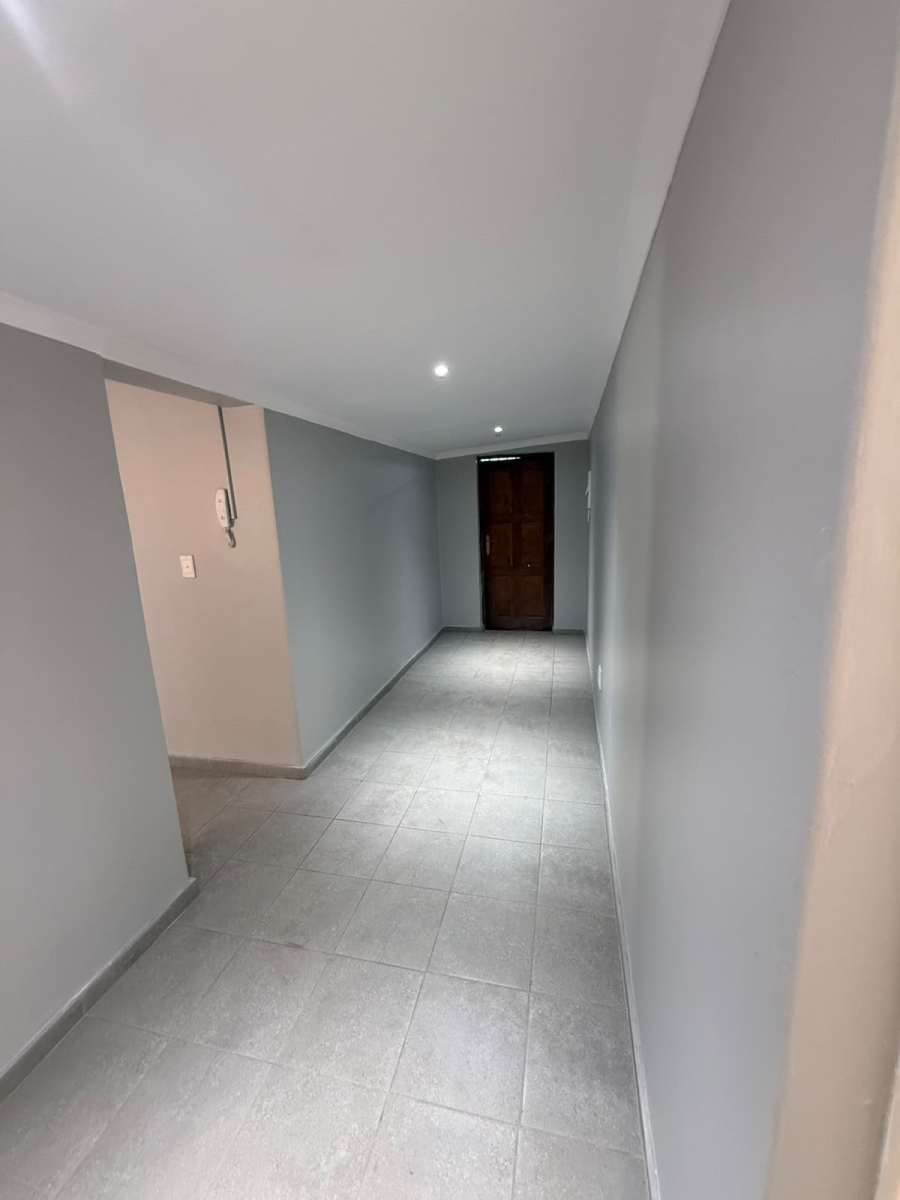 To Let Commercial Property for Rent in Wierda Park Gauteng