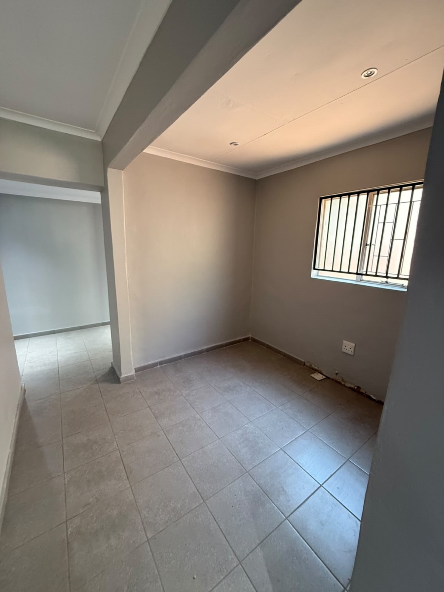 To Let Commercial Property for Rent in Wierda Park Gauteng
