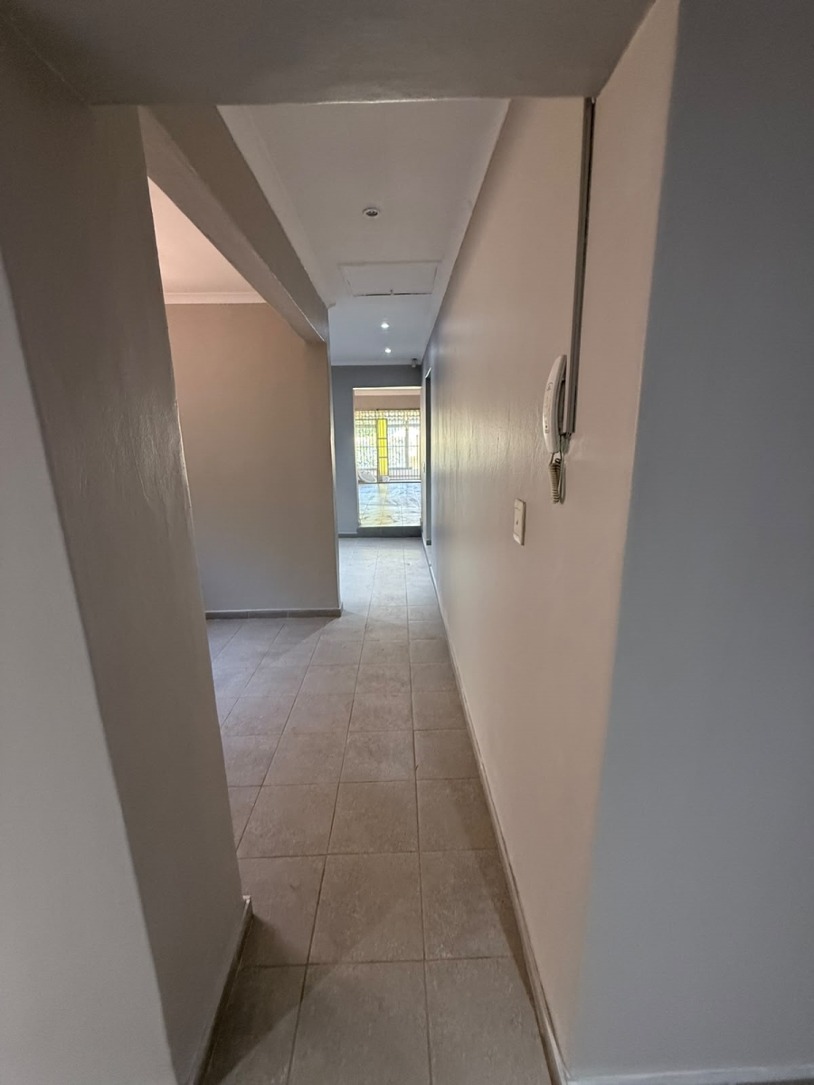 To Let Commercial Property for Rent in Wierda Park Gauteng