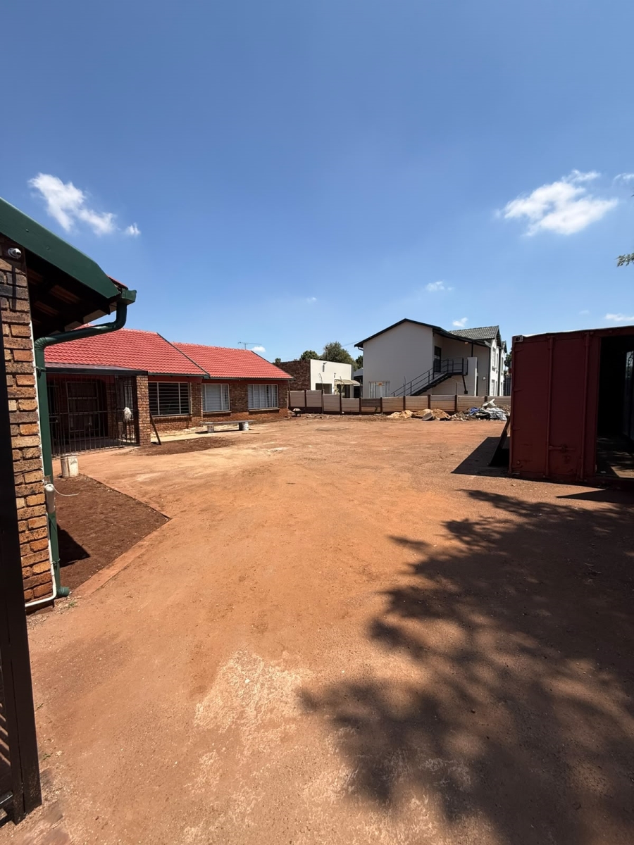 To Let Commercial Property for Rent in Wierda Park Gauteng