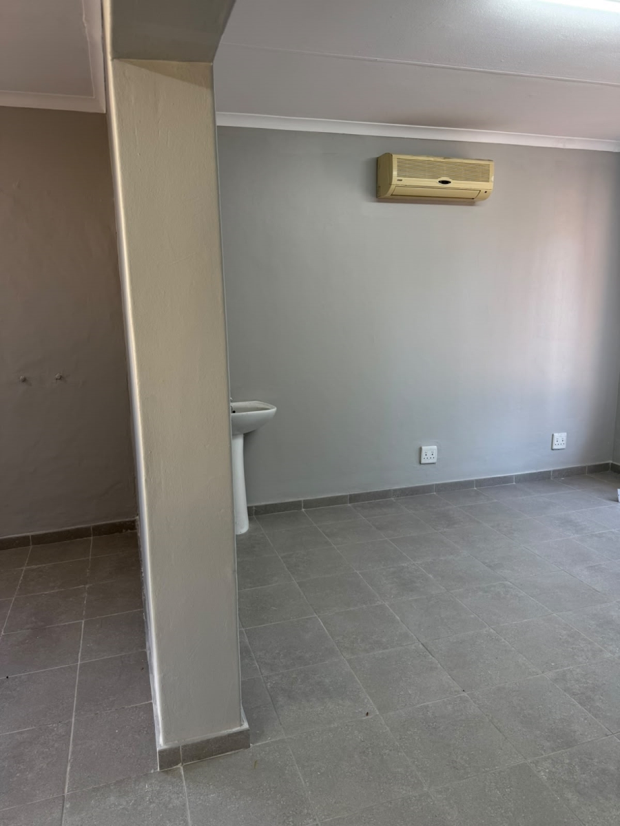 To Let Commercial Property for Rent in Wierda Park Gauteng