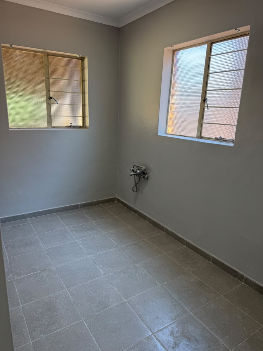 To Let Commercial Property for Rent in Wierda Park Gauteng