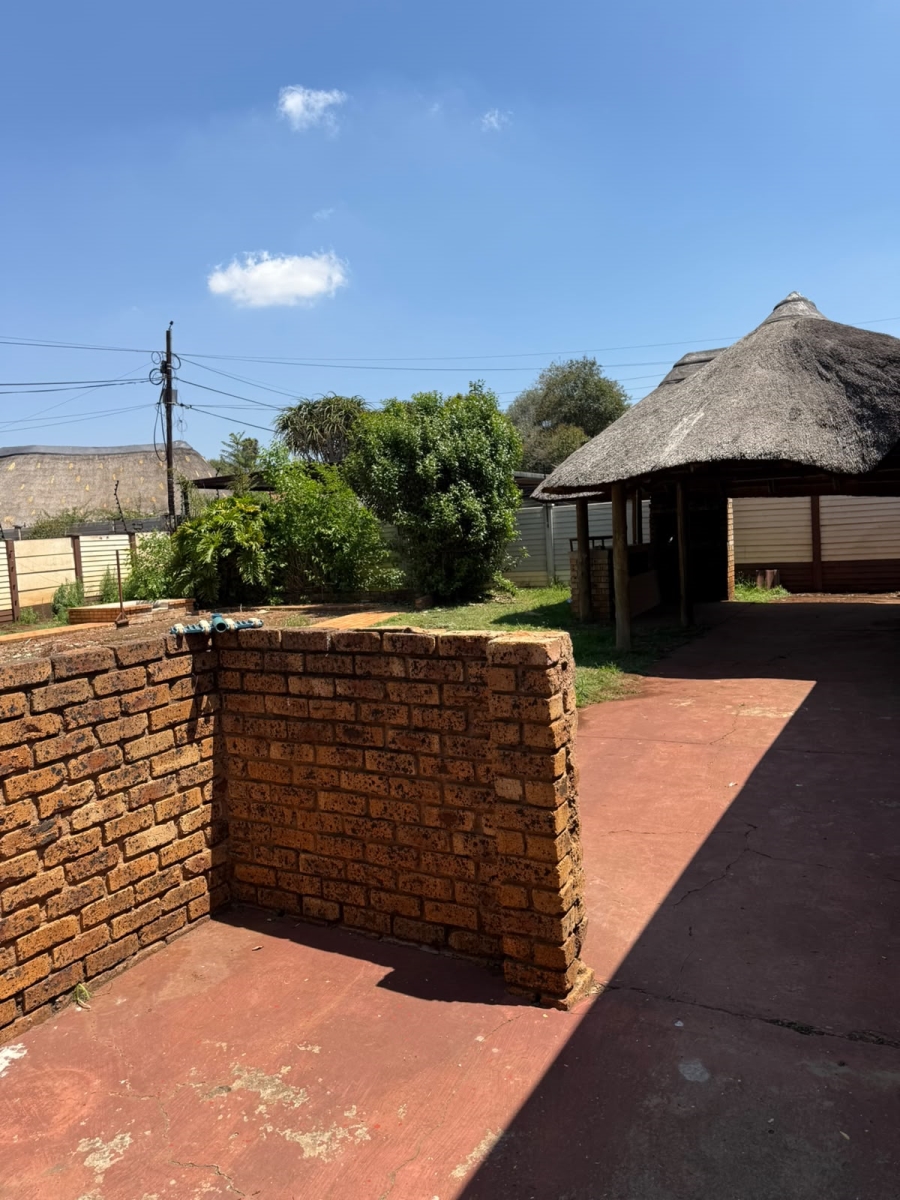 To Let Commercial Property for Rent in Wierda Park Gauteng