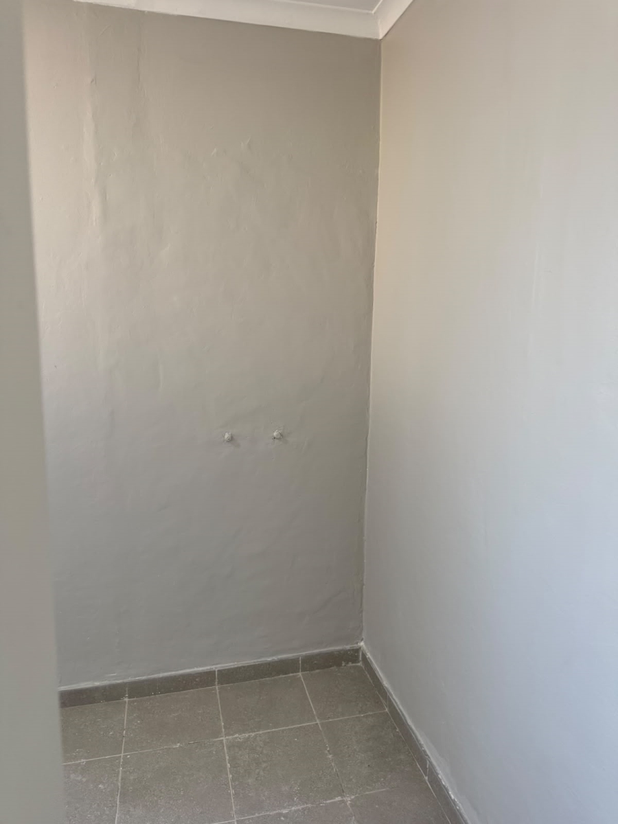 To Let Commercial Property for Rent in Wierda Park Gauteng