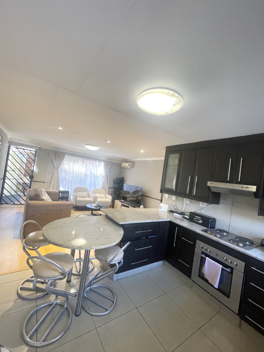 To Let 2 Bedroom Property for Rent in Sunninghill Gauteng