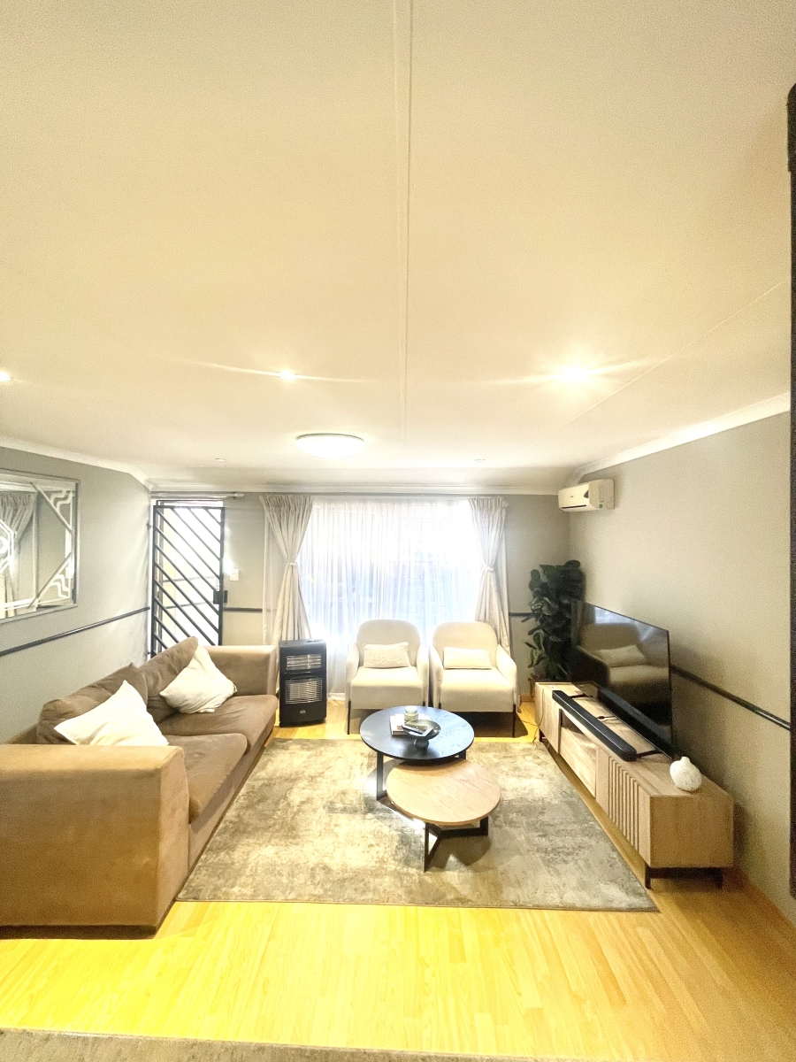 To Let 2 Bedroom Property for Rent in Sunninghill Gauteng