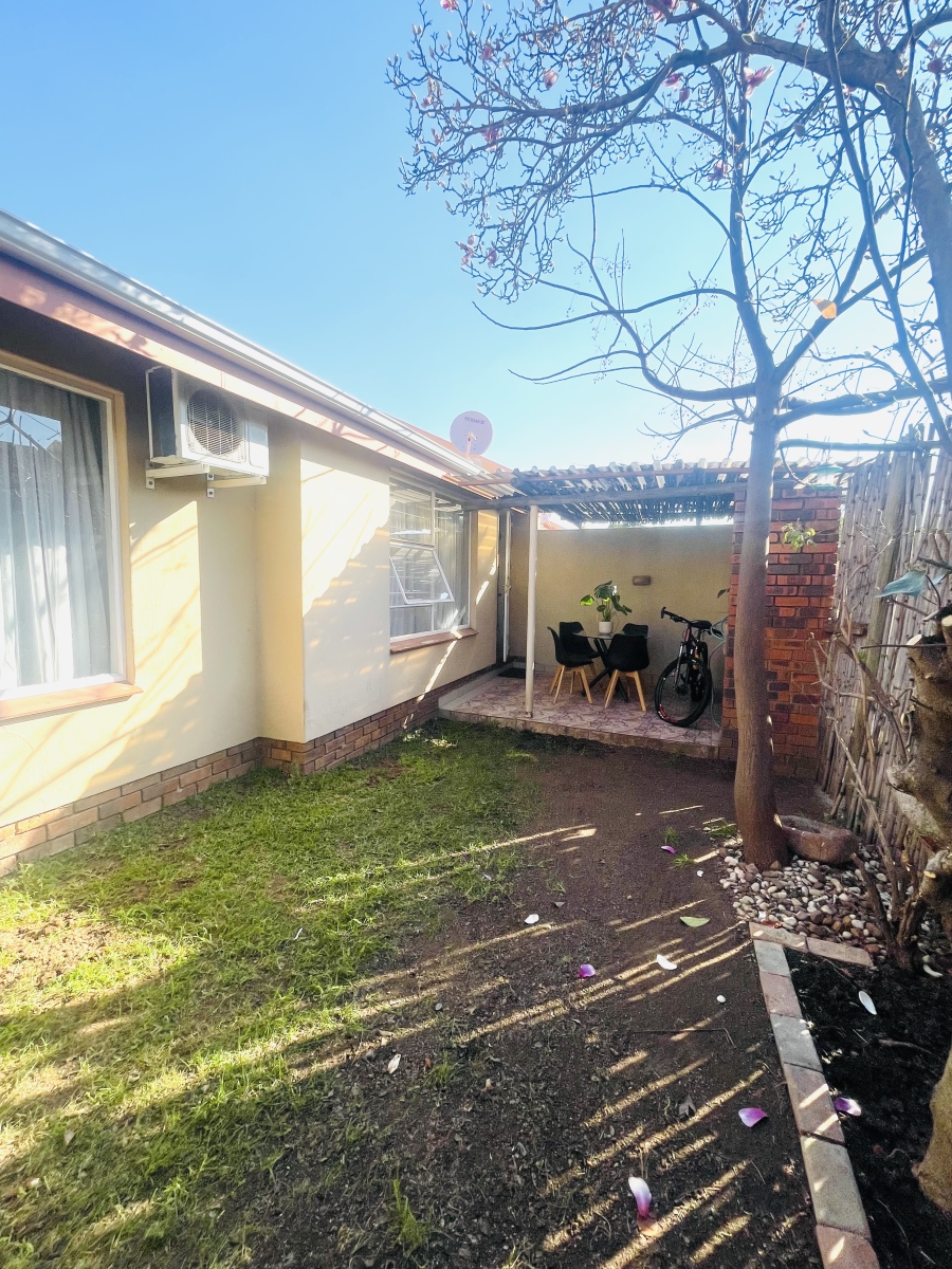 To Let 2 Bedroom Property for Rent in Sunninghill Gauteng