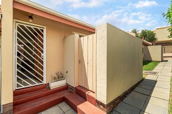 To Let 2 Bedroom Property for Rent in Sunninghill Gauteng