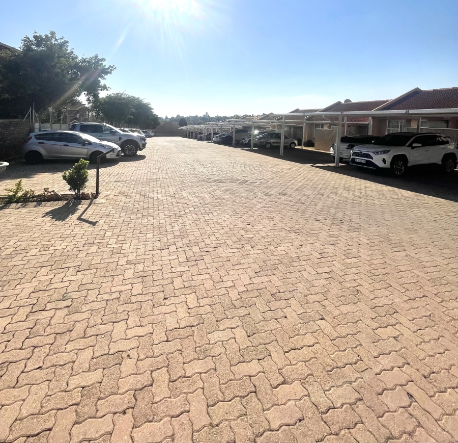 To Let 2 Bedroom Property for Rent in Sunninghill Gauteng