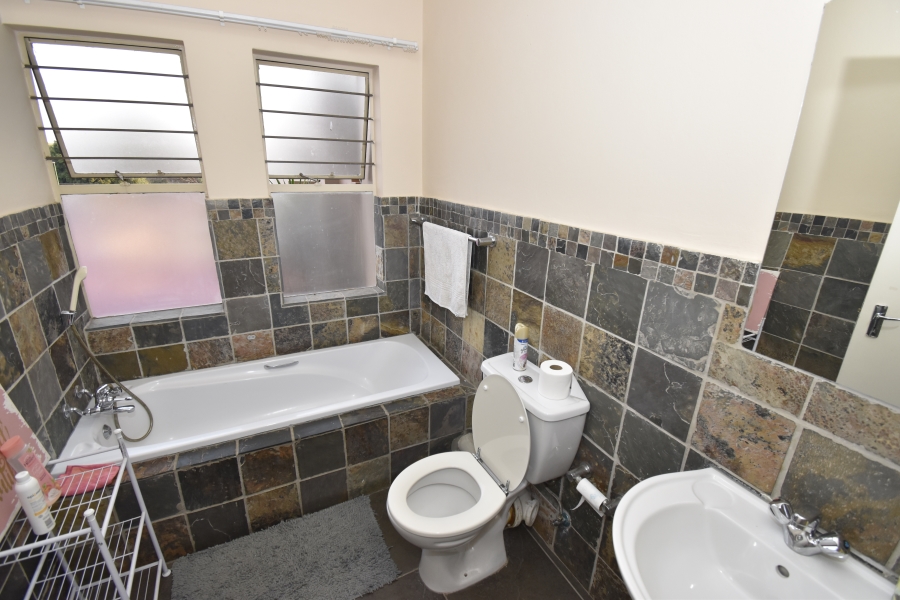 To Let 2 Bedroom Property for Rent in Sundowner Gauteng