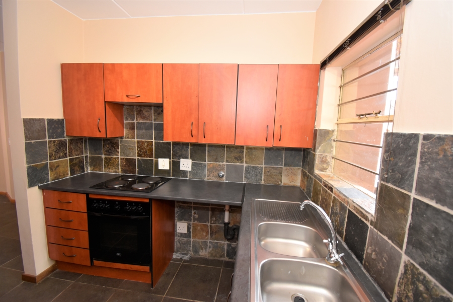 To Let 2 Bedroom Property for Rent in Sundowner Gauteng