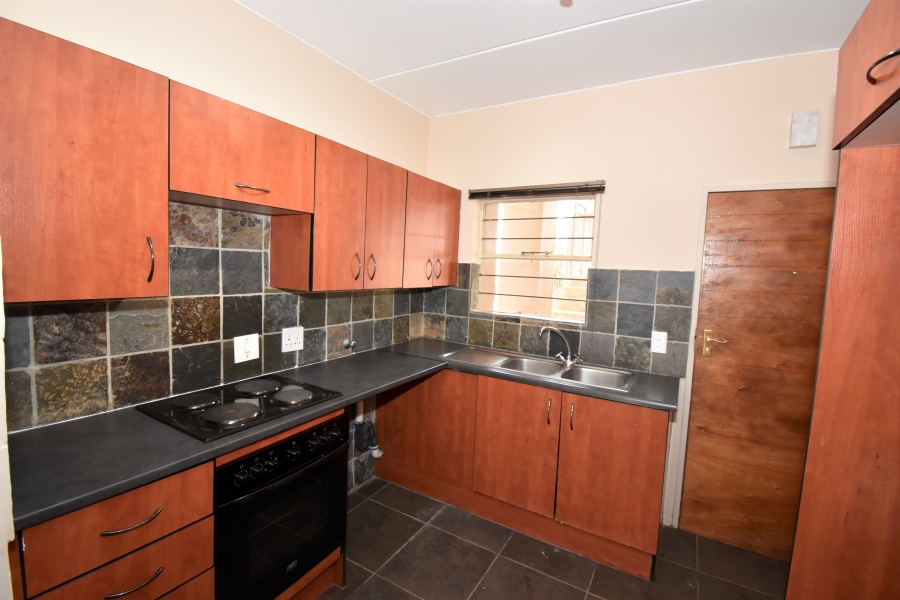To Let 2 Bedroom Property for Rent in Sundowner Gauteng
