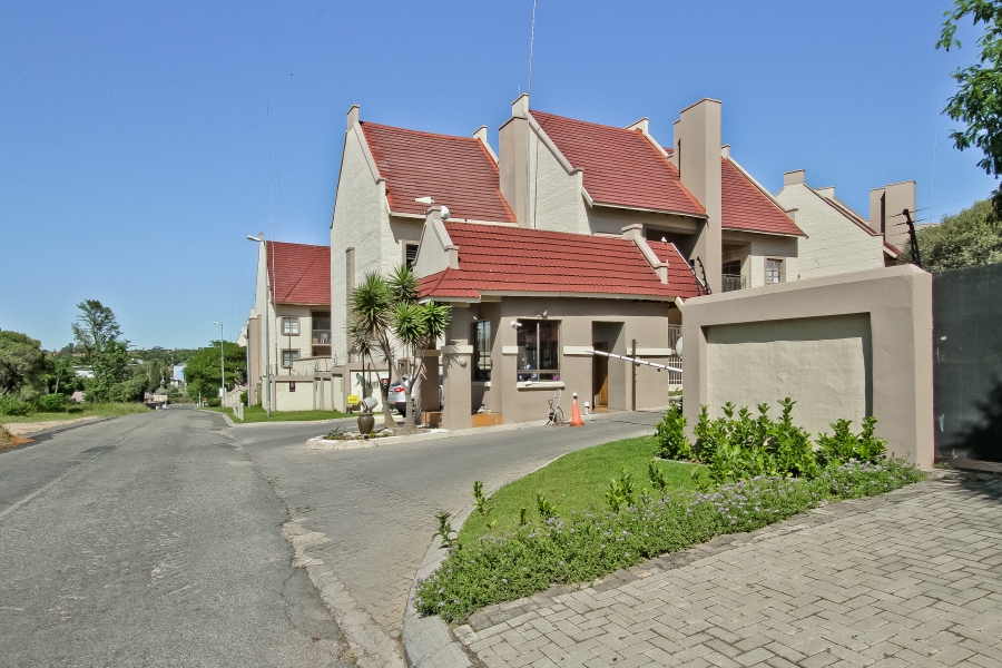 To Let 2 Bedroom Property for Rent in Sundowner Gauteng