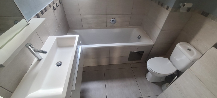 To Let 2 Bedroom Property for Rent in Sebenza Gauteng