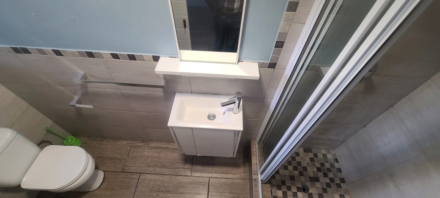 To Let 2 Bedroom Property for Rent in Sebenza Gauteng