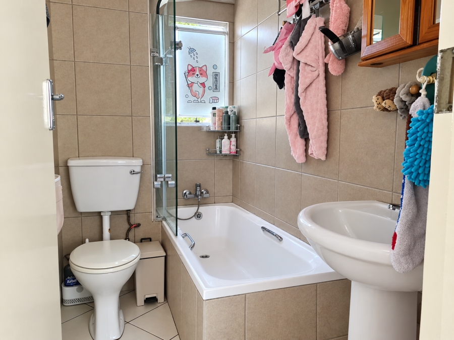 2 Bedroom Property for Sale in Eden Glen Gauteng