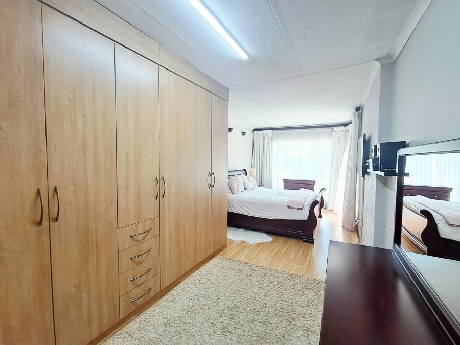 3 Bedroom Property for Sale in Freeway Park Gauteng