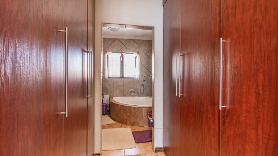 3 Bedroom Property for Sale in Hughes Gauteng