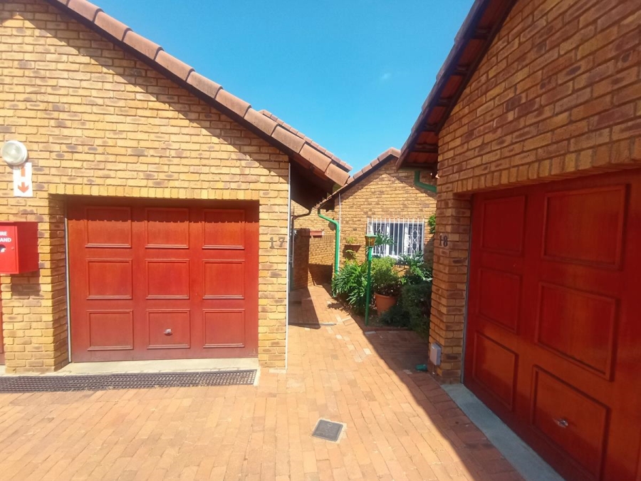 3 Bedroom Property for Sale in Bassonia Gauteng