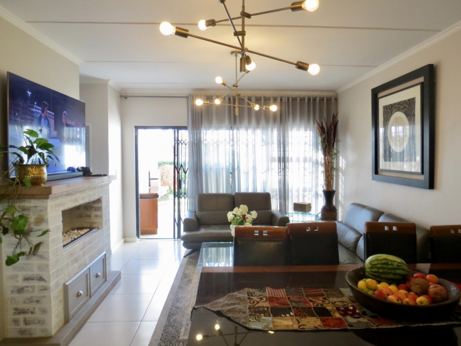 3 Bedroom Property for Sale in Greenstone Hill Gauteng