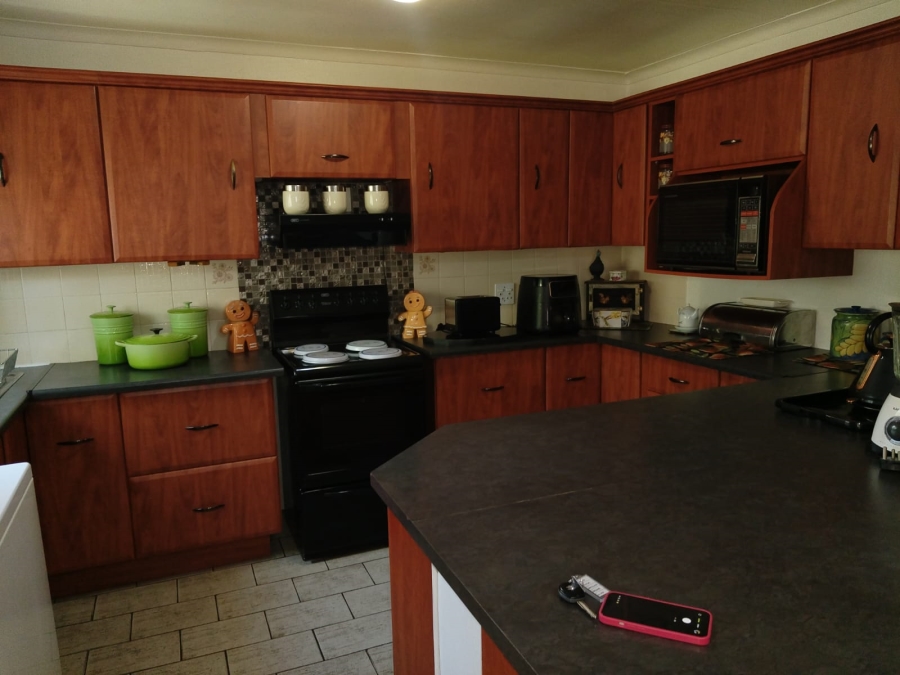 3 Bedroom Property for Sale in Illiondale Gauteng
