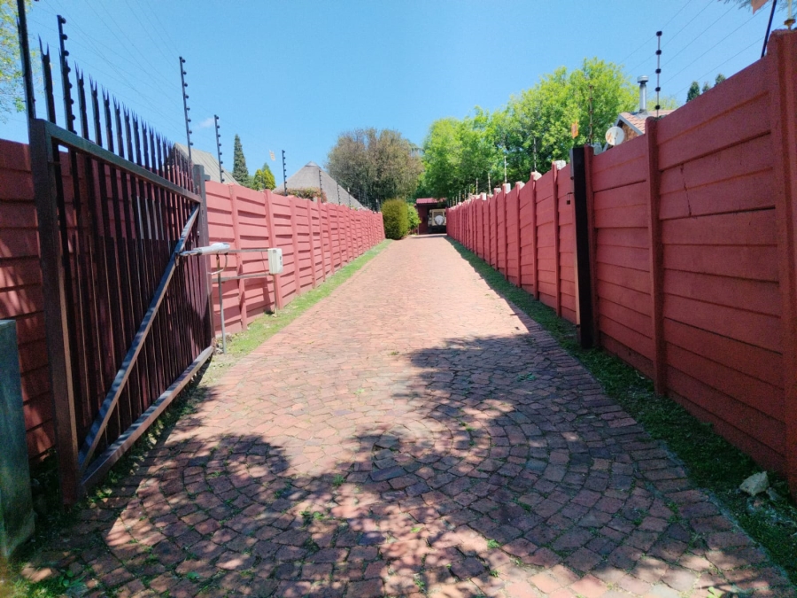 3 Bedroom Property for Sale in Illiondale Gauteng