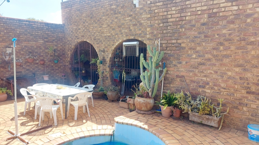 4 Bedroom Property for Sale in Monument Park Gauteng