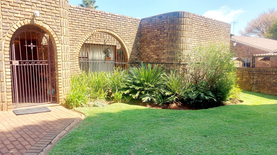 4 Bedroom Property for Sale in Monument Park Gauteng