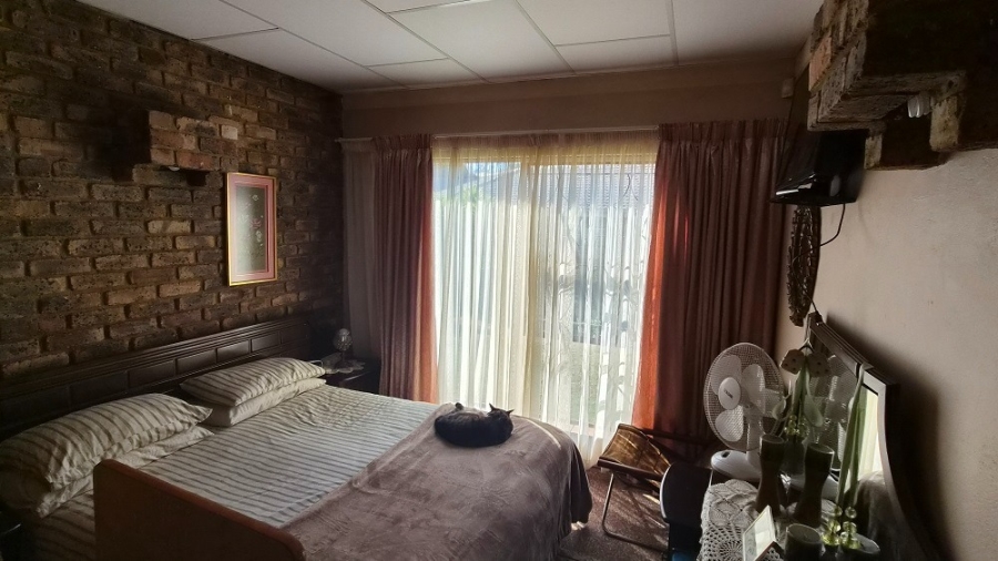 4 Bedroom Property for Sale in Monument Park Gauteng
