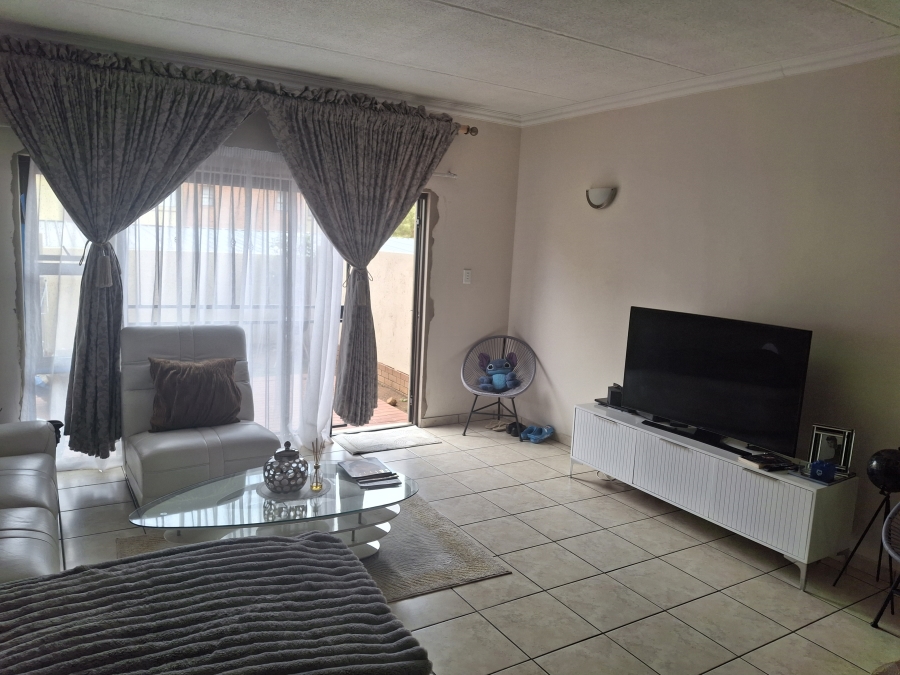 To Let 3 Bedroom Property for Rent in Pretorius Park Gauteng