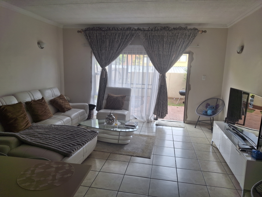 To Let 3 Bedroom Property for Rent in Pretorius Park Gauteng
