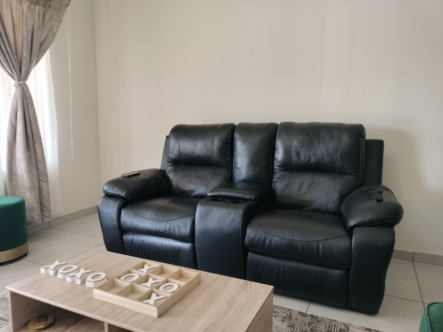 2 Bedroom Property for Sale in Erand Gardens Gauteng